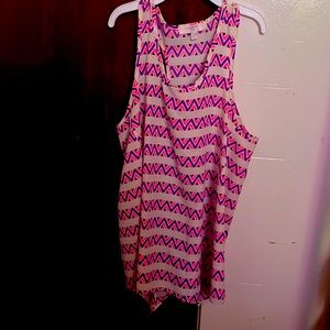 Zig zag flowing blouse.
